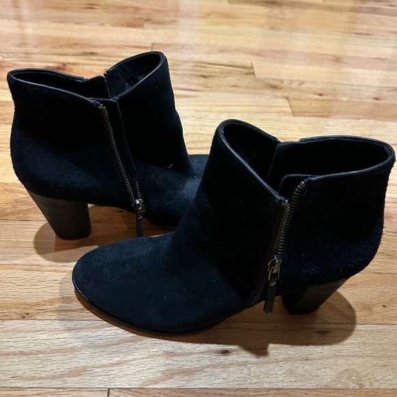 Cole Haan boots 8.5 black suede - Picture 2 of 12